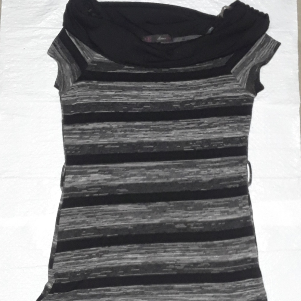 Black, grey, white top